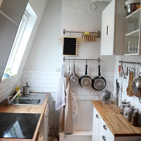 Proche Canal Saint Martin Apartament